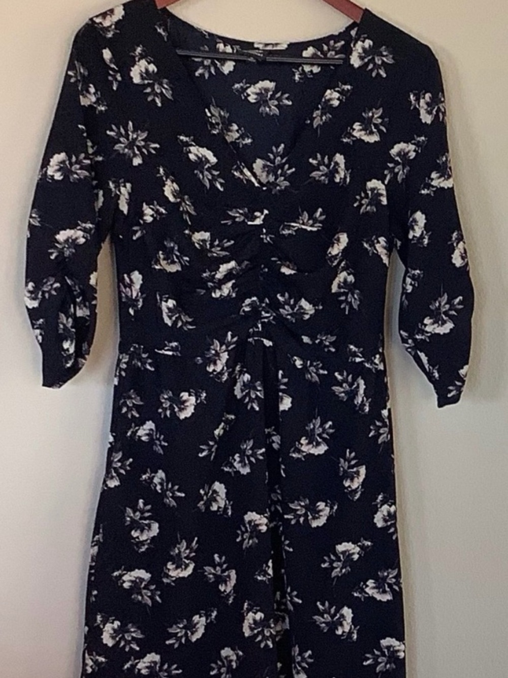 Bobeau Ruched Floral Midi Dress - medium